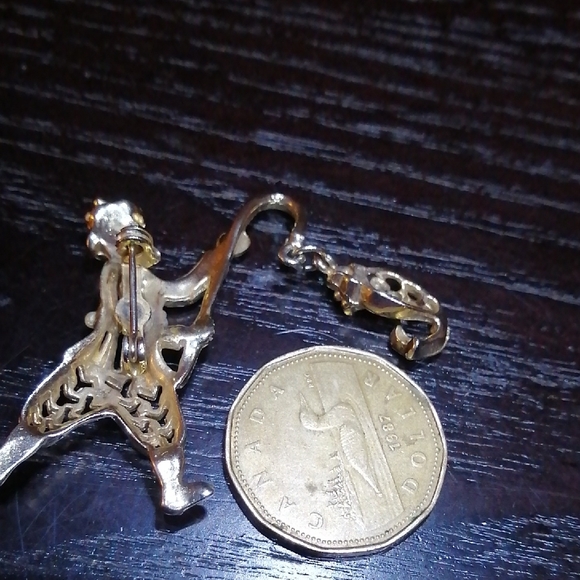 Very Vintage 50s Fisherman Catches Fish Brooch Very Detailed - Picture 5 of 5